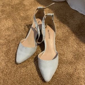 Pointed toe powder blue block heeled sandals